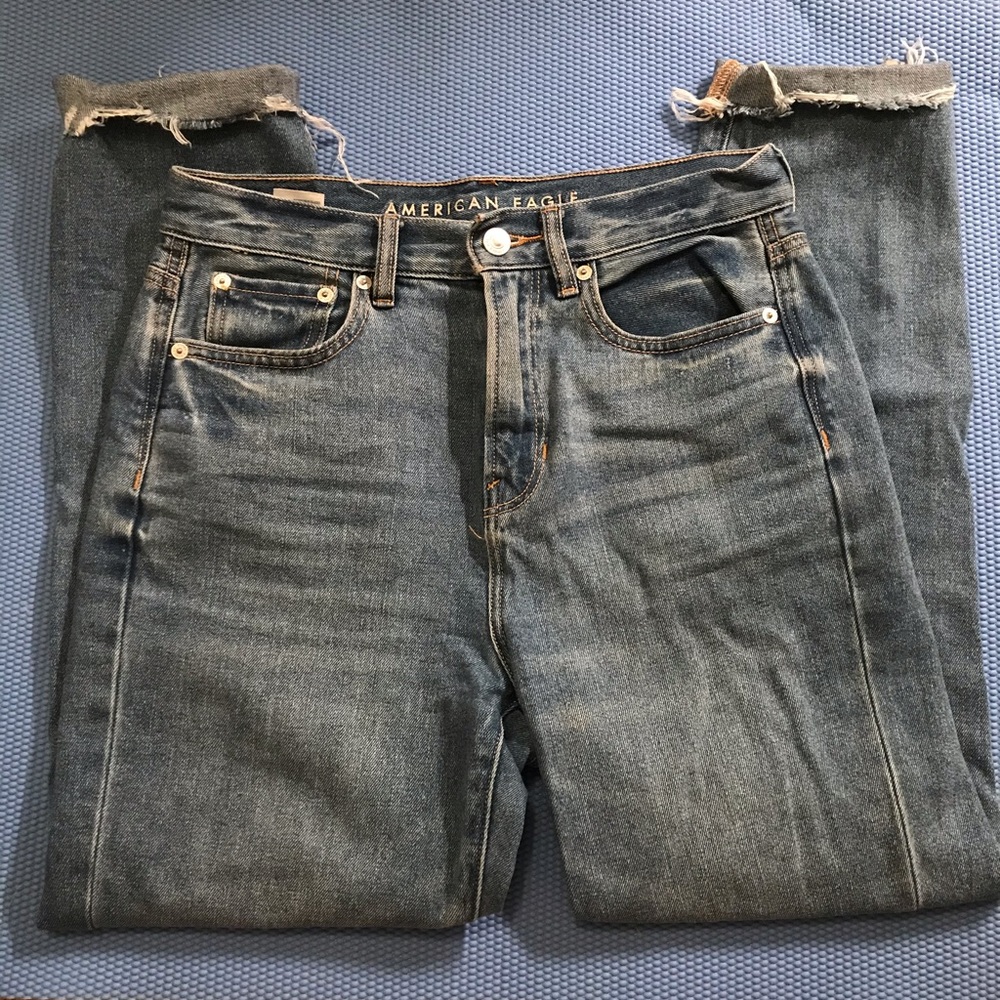 american eagle mom jean light wash